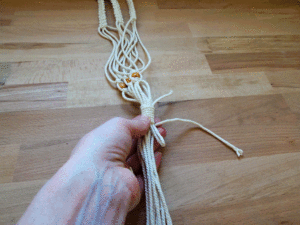 comment-faire-suspension-plante-macramé