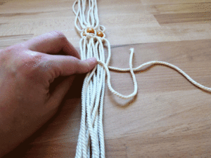 faire-macramé-suspension