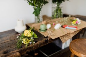 comment créer un bouquet de fleurs artificielles