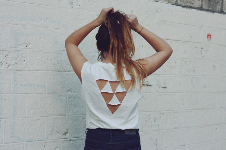 customiser un t-shirt au dos nu