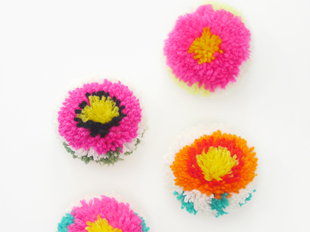 Des pompons : les fleurs