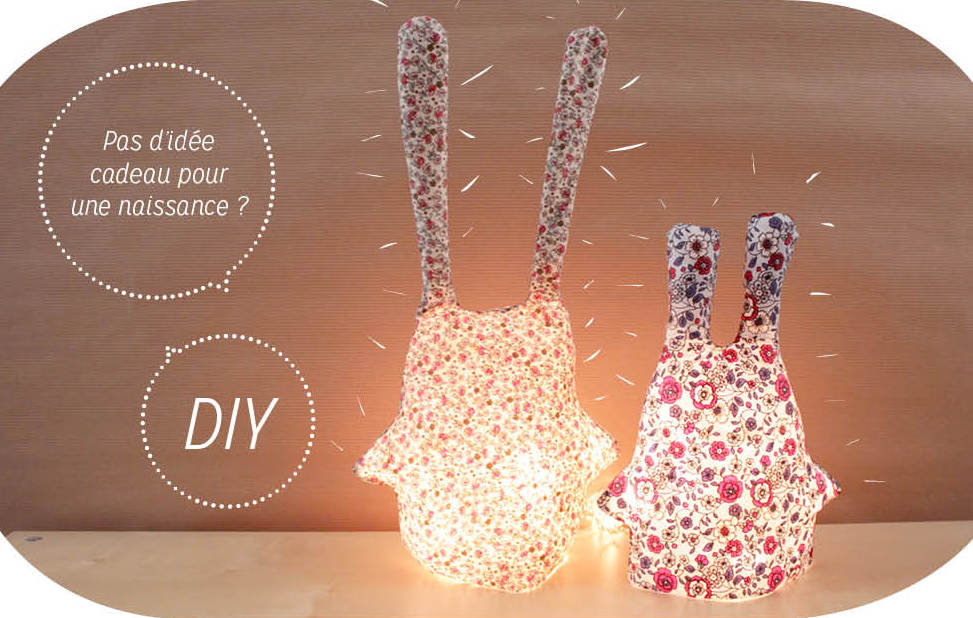 Une lampe en tissu.