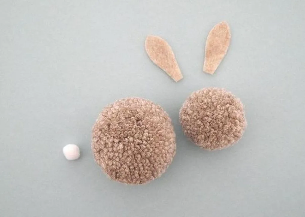 bricolage de paques le lapin pompon
