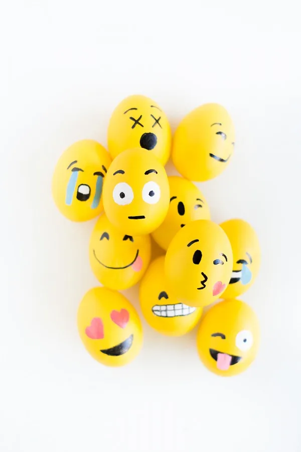 emoticones oeufs paques