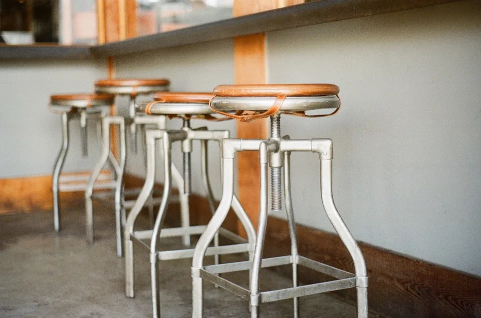 chaise bar